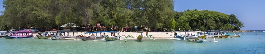 A boat named Gili Wanders