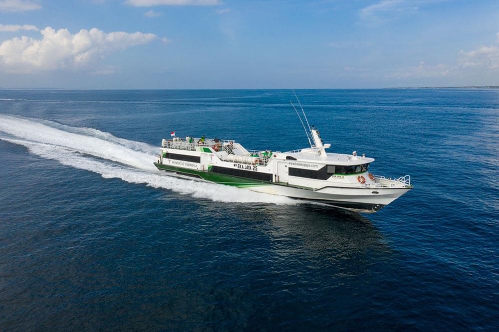 A boat named Gili Wanders